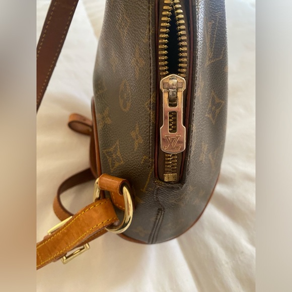 Louis Vuitton Monogram Ellipse Backpack - Picture 9 of 11